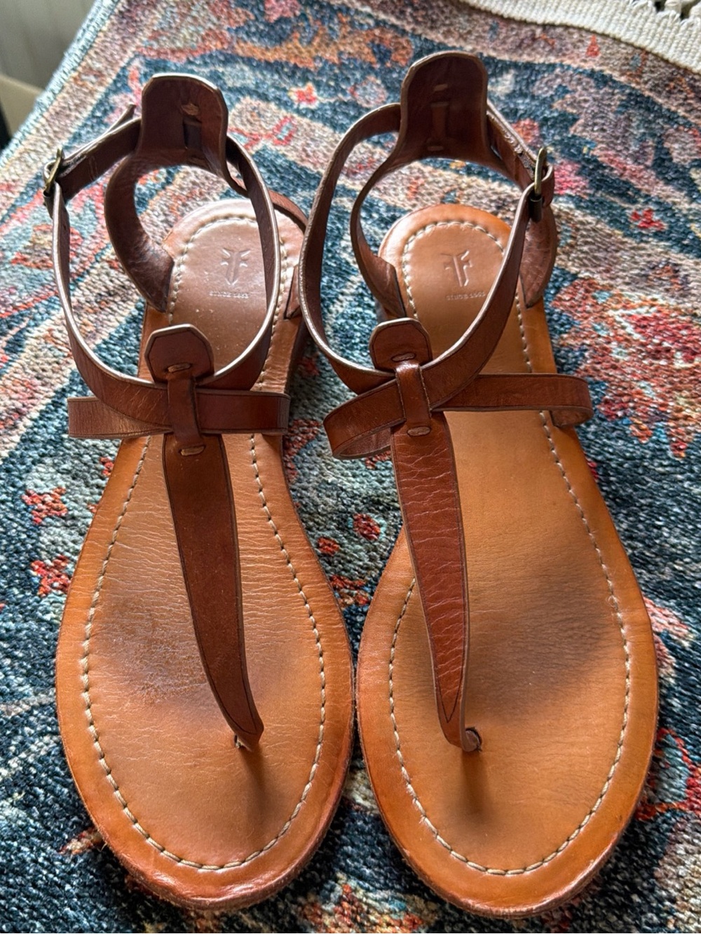 Frye Rachel T Strap Gladiator Sandals Womens 9 Cognac Brown Leather Flat Ankle